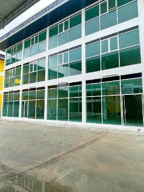 คุณพ้ง กาญจนาภิเษก บรมราชชนนี ตลาดน้ำคลองลัดมะยม 300 ม.