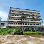 ขายหอพัก 130 ห้อง 5 ชั้น สาย 5 อ้อมน้อยอยู่ในซอยหมู่บ้านดำรงวิลล่