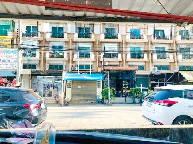 ให้เช่าอาคาร 3.5 ชั้น รพ.CGH ลำลูกกา 600ม. ตลาดชัชวาล คลอง7 3.5กม