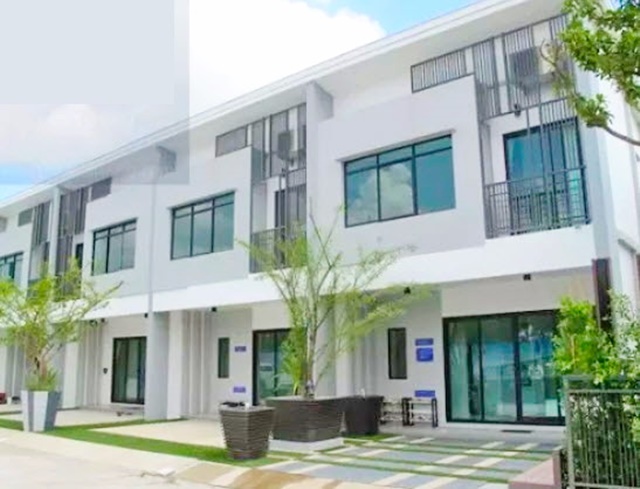 รร.นานาชาติแพน-เอเชีย 2.7 กม. ตลาดเจโม ทาวน์เฮ้าส์หลังมุม 3 นอน