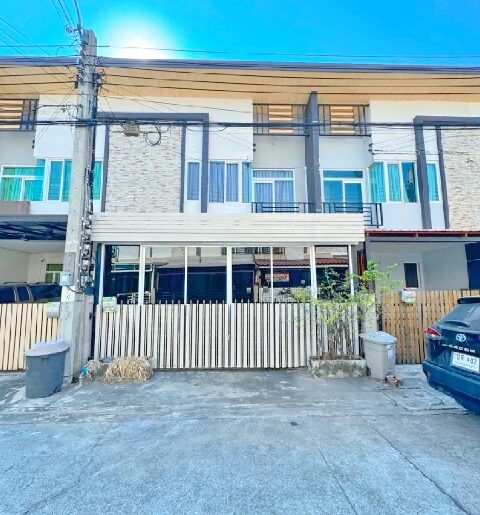 ให้เช่าทาวน์โฮม 2 ชั้น MRT ราษฎร์พัฒนา 900ม.21ตร.วา.170ตร.ม.