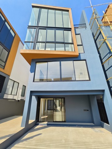 Home Office ใกล้สนามสุวรรณภูมิ ยังไม่เคยเข้าอยู่