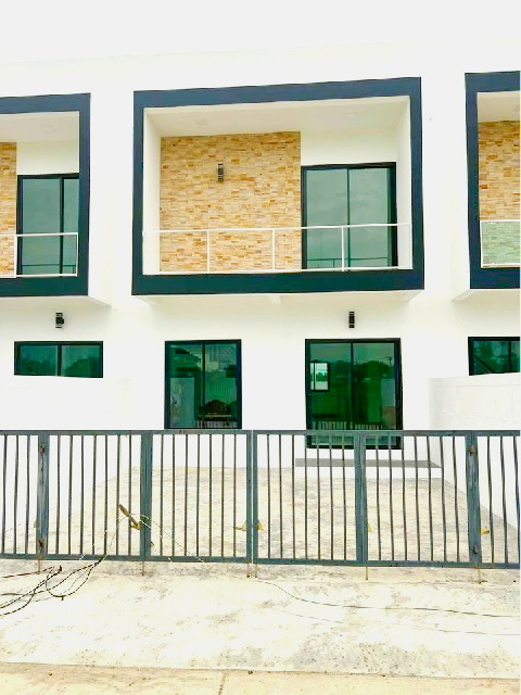 รร.วัดบ้านหีบ 1.8กม. 2ชั้น 25ตร.วา โลตัส นิคมโรจนะอยุธยา 2กม.