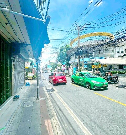 อาคารพาณิชย์ 3.5 ชั้น ซ.จันทร์ 41-45 สุรศักดิ์ 1.8กม. 4นอน 18ตร.ว