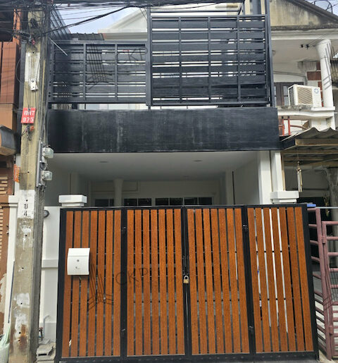 ทาวน์เฮาส์ มบ.ธนวรรณ พหลโยธิน 52 รีโนเวทใหม่ ใกล้ BTS สะพานใหม่