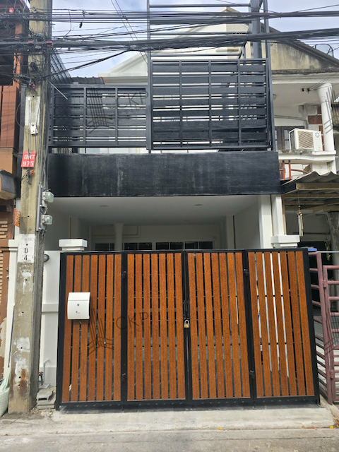 ทาวน์เฮาส์ มบ.ธนวรรณ พหลโยธิน 52 รีโนเวทใหม่ ใกล้ BTS สะพานใหม่