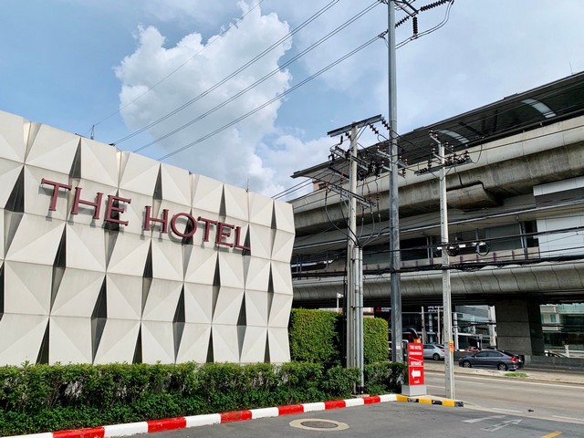 The Hotel คอนโดติดบนถนนรัตนาธิเบศน์