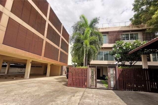 ที่ดินพร้อมบ้านและออฟฟิศ สุขุมวิท101 ปุณณวิถี34 เนื้อที่ 1-1-62