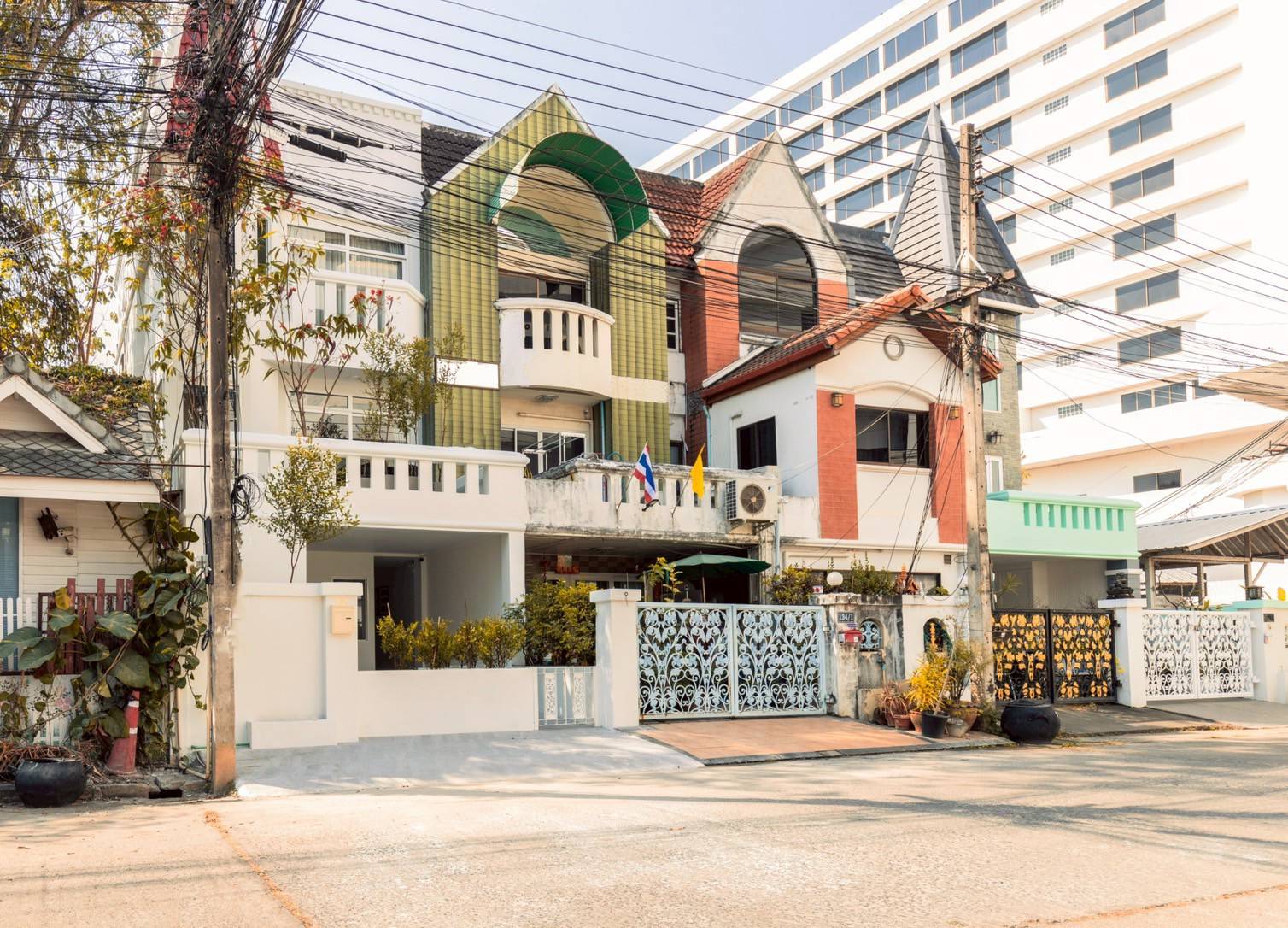 ขายทาวน์เฮ้าส์ 3 ชั้น ใจกลางเมืองเชียงใหม่ ทำเลทอง ใกล้ถนนท่าแพ