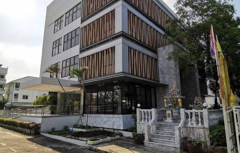 ให้เช่าตึกออฟฟิศรามคำแหง39 ขนาด 1,660 sq.m. ที่จอดรถเยอะ