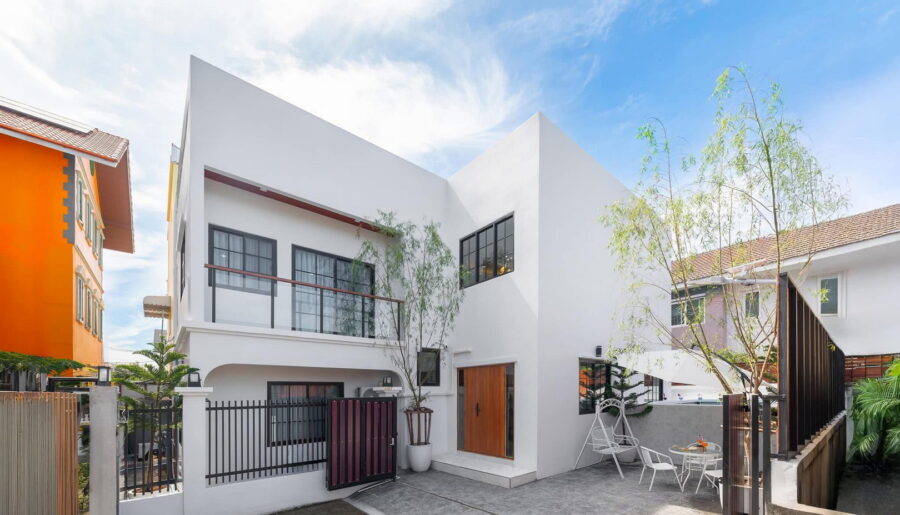 ขายบ้านเดียวพร้อมสระห้วยขวางใจกลางเมือง 5 ห้องนอน