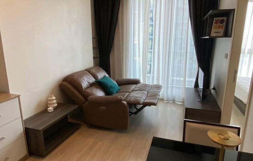 ให้เช่า Quinn condo รัชดา 17ติด mrt สุทธิสาร 200 เมตร Fully Furni