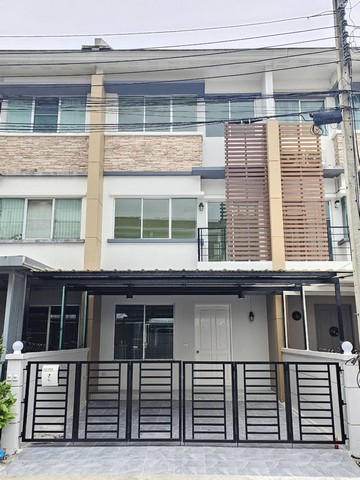 ขายถูก ทาวน์โฮม Town Plus เกษตร–นวมินทร์ รีโนเวทใหม่ ทำเลดี พร้อ