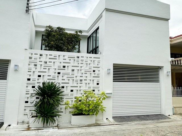 ขายทาวน์โฮม 2 ชั้น 34 ตรว. ถ.สุขุมวิท 71 ซ.ปรีดีพนมยงค์ 14