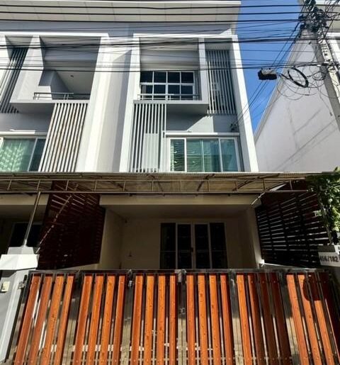 ขายทาว์นโฮม 3 ชั้น 170 ตรม. THE EXCLUSIVE วงแหวน-รามอินทรา
