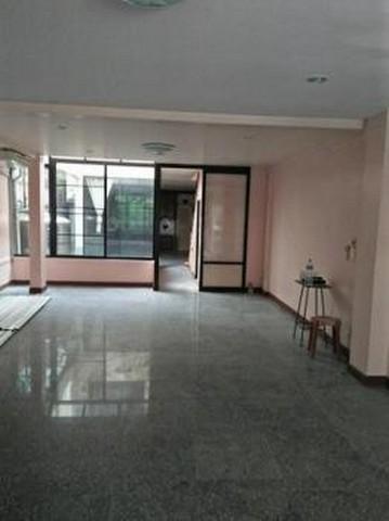ให้เช่าทาวน์โฮม 3 ชั้น 28 ตรว. ซ.ลาดพร้าว 69 เหมาะพักอาศัยหรือทำอ