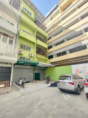 ให้เช่าตึกแถว 5.5 ชั้น 17 ตรว. ห้องมุม ย่านสะพานควาย อารีย์ เขตพญ