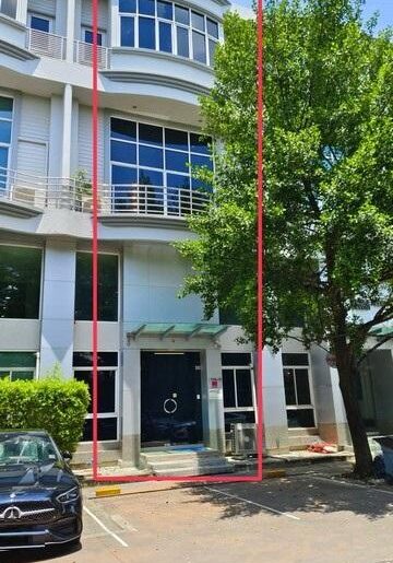 ให้เช่าพื้นที่ชั้น 2 พื้นที่ 102 ตรม. ทาวน์อินทาวน์ ลาดพร้าว 94