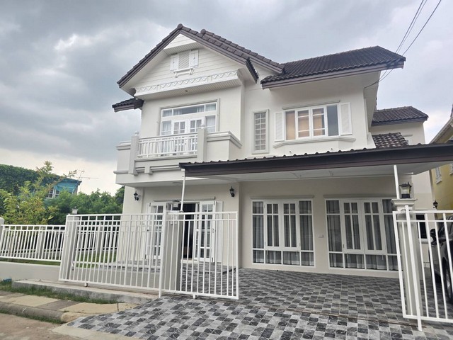 ขายบ้านเดี่ยว รีโนเวทใหม่ หลังมุม Parkway Chalet รามคำแหง 190/1