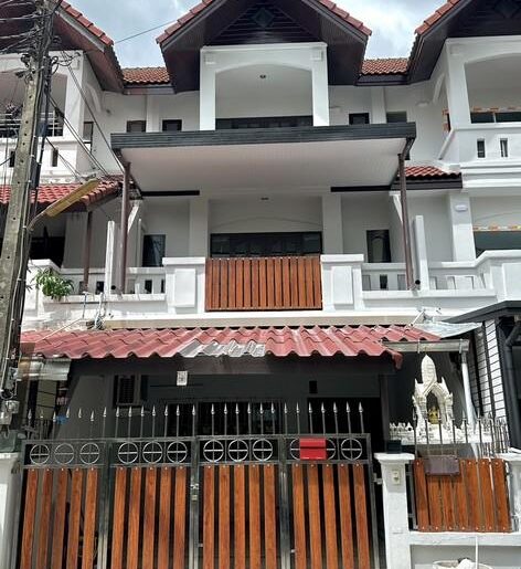 ให้เช่าทาวน์โฮม 3 ชั้น 25 ตรว. ซอยลาดพร้าว 101 เฟอร์นิเจอร์ครบ
