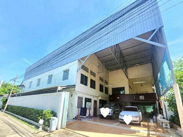 ให้เช่าโกดัง 1,176 ตรม. ซอยนาคนิวาส 53 ใกล้ Central Eastville
