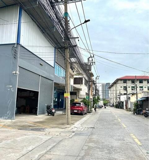 ให้เช่าโกดังพร้อมสำนักงาน 420 ตรม. ซอยพัฒนาการ 38 ใกล้ซีคอนสแควร์