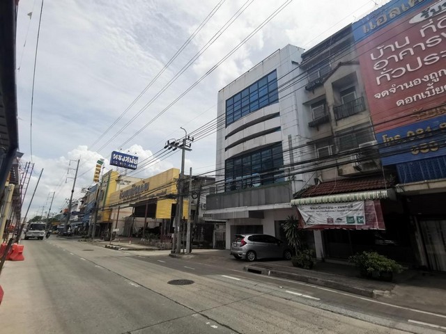 ขาย สำนักงาน 4 ชั้น ถนนติวานนท์ เมืองนนทบุรี