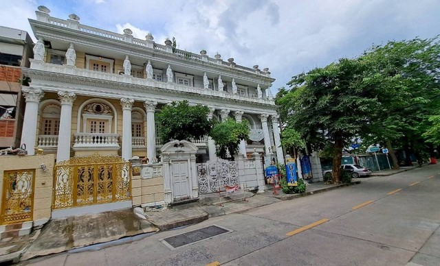 บ้านหรูสไตล์ยุโรปโรมัน ใจกลางกรุงเทพ เดินทางสะดวก ย่านวิภาวดี