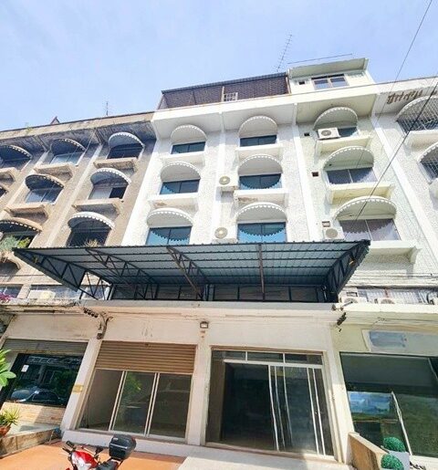 คลีนิคความงาม ศูนย์ผู้สูงอายุ MRT มหาดไทย ลาดพร้าว101 199  ม.ลาด