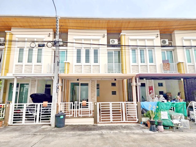 ทาวน์โฮม 2 ชั้น เฉลิมพระเกียรติ ร. 9 สนามบินสุวรรณภูมิ 6.9 กม.