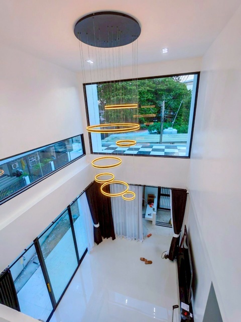 SISB ศรี บิวท์อินครบ 5นอน ให้เช่าบ้านหรู 3 ชั้น หลังมุม 42ตร.วา.