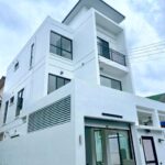 เช่าบ้านหรู 3 ชั้น รร.นานาชาติ SISB 1.8 กม. MRT รามคำแหง 5นอน