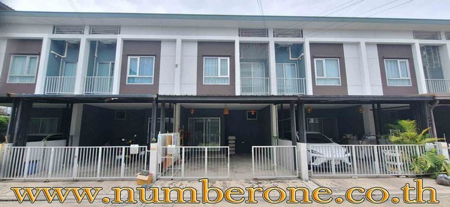 หมู่บ้านลุมพินีทาวน์วิลล์ พหลโยธิน-สะพานใหม่ กรุงเทพฯ
