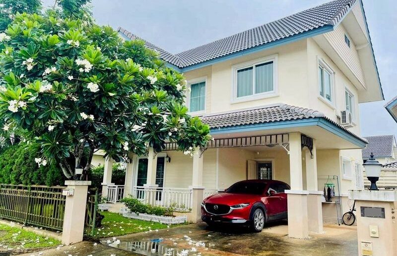บ้านสวย 2 ชั้น สไตล์อิงลิชคันทรี พร้อมวิวภูเขา โซนสันทราย