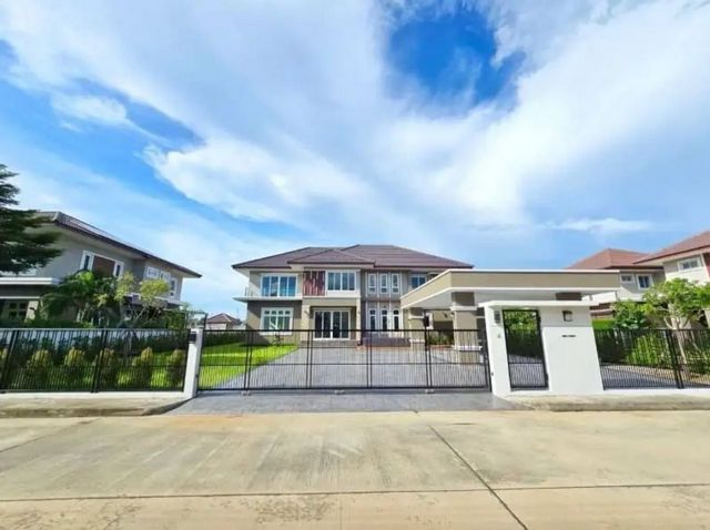 ขาย 22.9 ล้าน 264.40 ตรว. สันกำแพง บ้านหลังใหญ่ พร้อมเรือนรับรอง