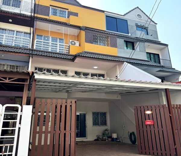 ขายทาวน์โฮม 4 ชั้น31.5วา5 ห้องนอน 4 ห้องน้ำ ????#พัฒนาการ 44 พร้อ