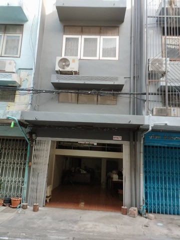 ขายอาคารพาณิชย์ เป็นอาคารพาณิชย์3.5ชั้นครึ่ง