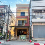 ให้เช่าตึกแถว 3 ชั้น – ทำเลทองบนเกาะสมุย! 3 ห้องนอน 3 ห้องน้ำ อ่า