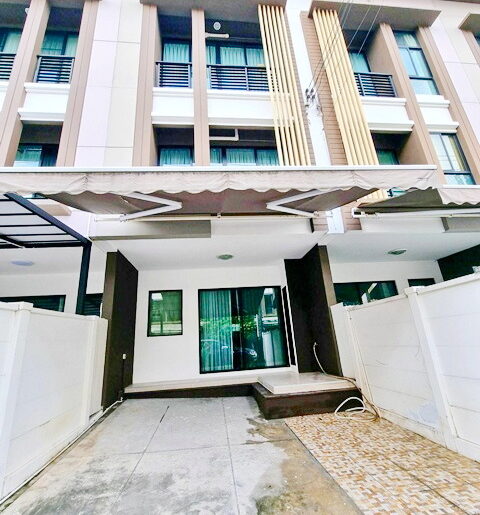 บ้านกลางเมือง ให้เช่าทาวน์โฮม 3 ชั้น MRT ภาษีเจริญ 1.3 กม.