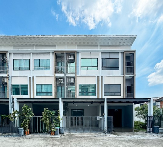 ขายทาวน์โฮม 3ชั้น พาทิโอ วัชรพล-รามอินทรา 19.3 ตรว สไตล์Modern Ic