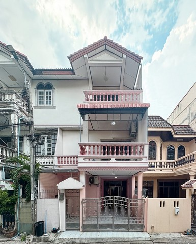 ขายทาวน์โฮม 3 ชั้น หมู่บ้านอิ่มอัมพร 1 ขนาด 28.2 ตร.ว. 350 ตร.ม