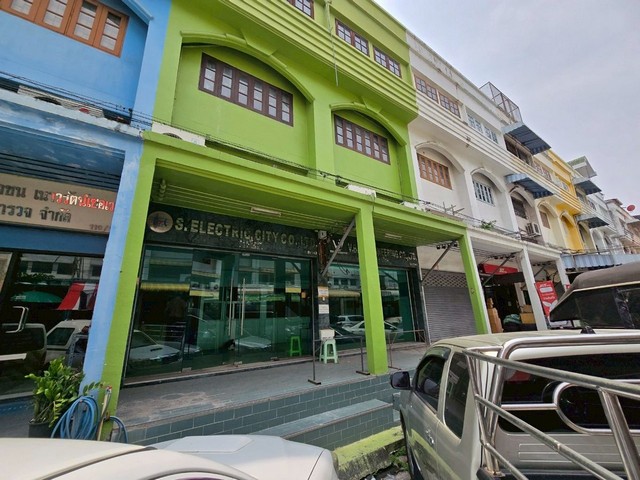 ออฟฟิศตึกแถว 2 คูหา 3.5 ชั้น ถ.นวมินทร์ ใกล้เกษตรตัดใหม่