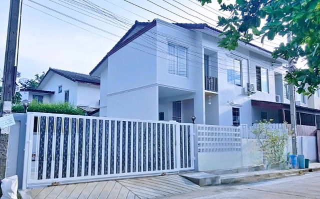 ตลาดบางพลีซิตี้ บางปลา 3 นอน เทพารักษ์ ให้เช่าบ้านหลังมุม 2 ชั้น