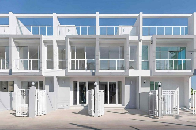 ขายทาวน์เฮาส์ 2.5 ชั้น โครงการWaranit Estate สวนหลวง ร.9