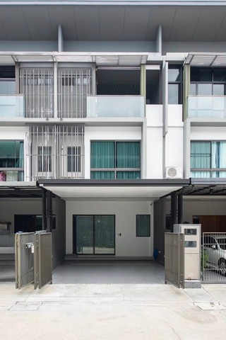 ขาย/เช่า ทาวน์โฮม 3ชั้น The Landmark เอกมัย-รามอินทรา