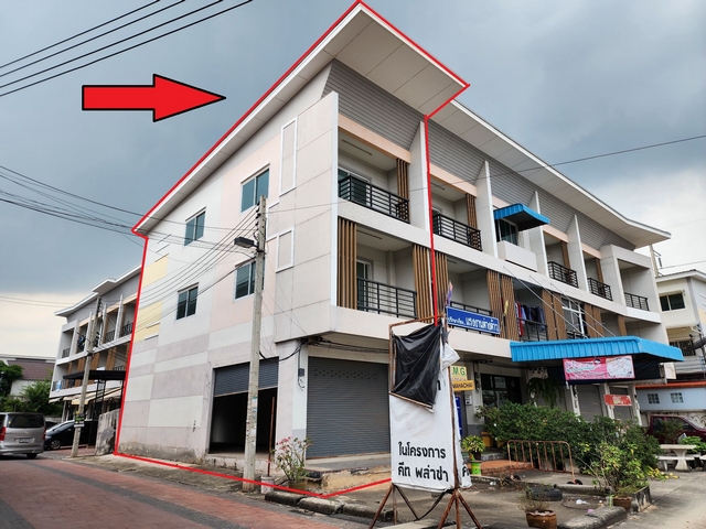 ให้เช่า อาคารพาณิชย์ ห้องมุม 3 ชั้น ติดถนน 4 เลน คีท พลาซ่า