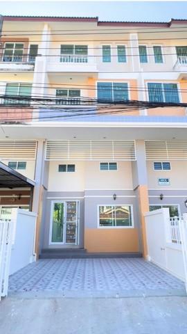ให้เช่าทาวน์โฮม 4 ชั้น 24 ตรว.ย่านนวมินทร์ ใกล้เดอะมอลล์บางกะปิ
