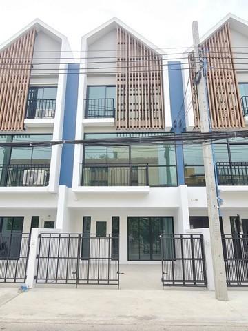 ให้เช่าอาคารพาณิชย์1คูหา 3 ชั้น 200 ตรม. โครงการ Deco ซ.สุขุมวิท