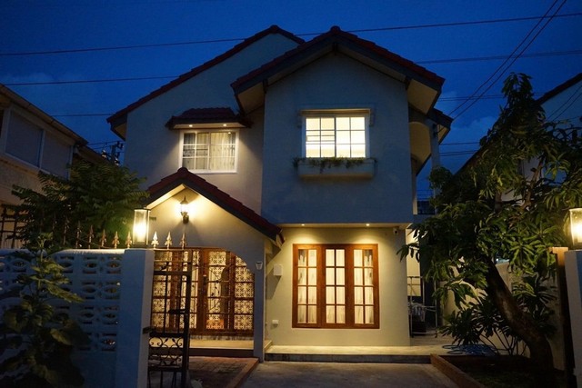 ให้เช่าบ้านเดี่ยวเลียบด่วนทาวน์อินทาวน์เหม่งจ๋ายใกล้นานาชาติสิงคโ