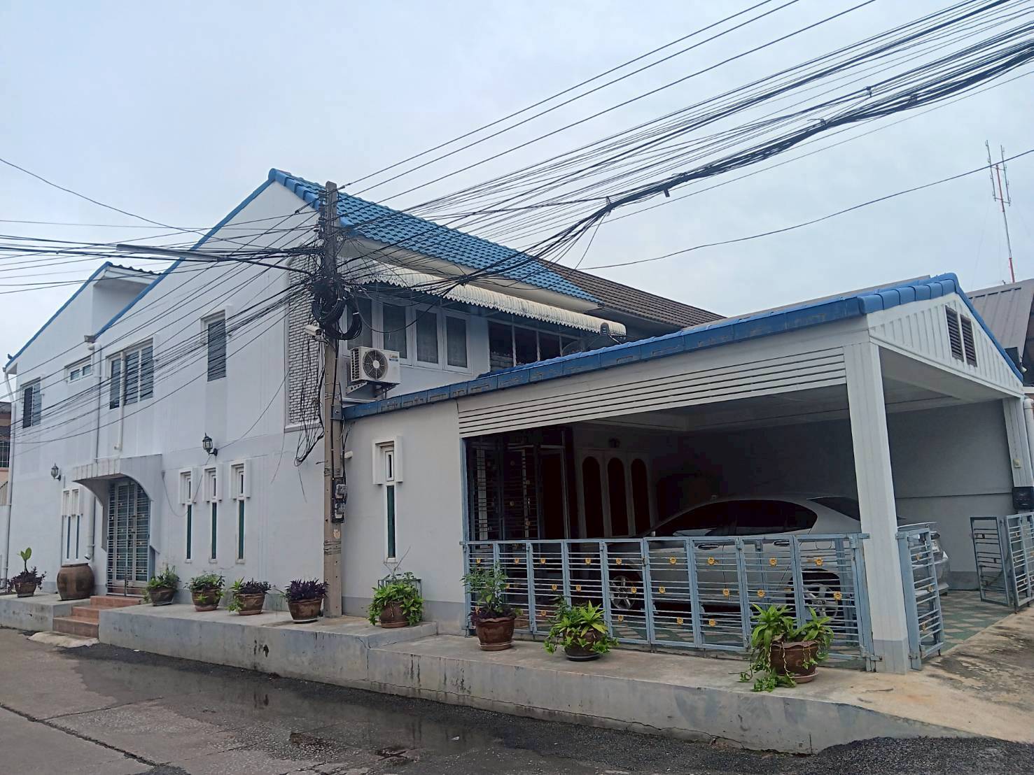 ขายด่วน ทาวน์โฮม 2 ชั้น หลังมุม กลางเมืองนครปฐม เนื้อที่ 44 ตร.ว.